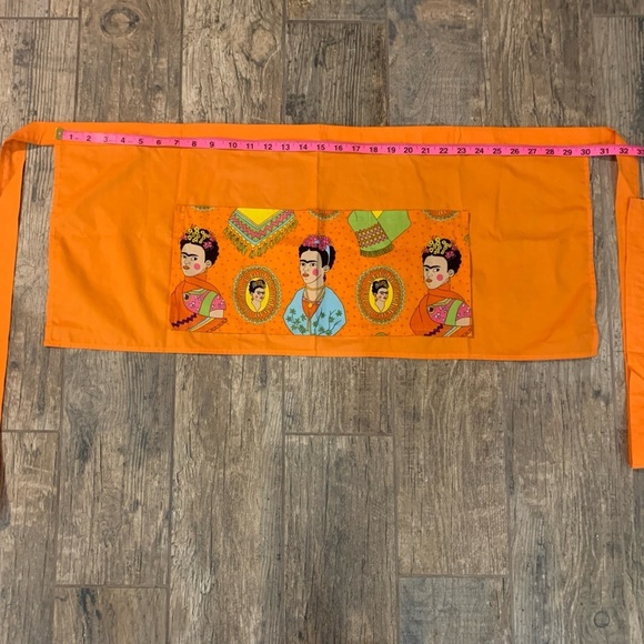 Adult orange Frida Kahlo waist apron with adjustable tie - Picture 3 of 4